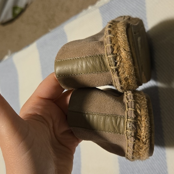 Tory Burch Suede Flats‎ - Picture 3 of 8